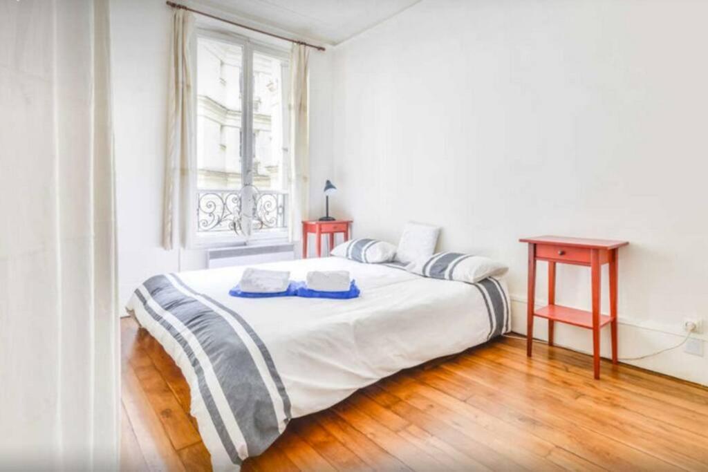 Appartement De Charme De 60 M2 Entre Montmartre Et Batignolles Paris Luaran gambar