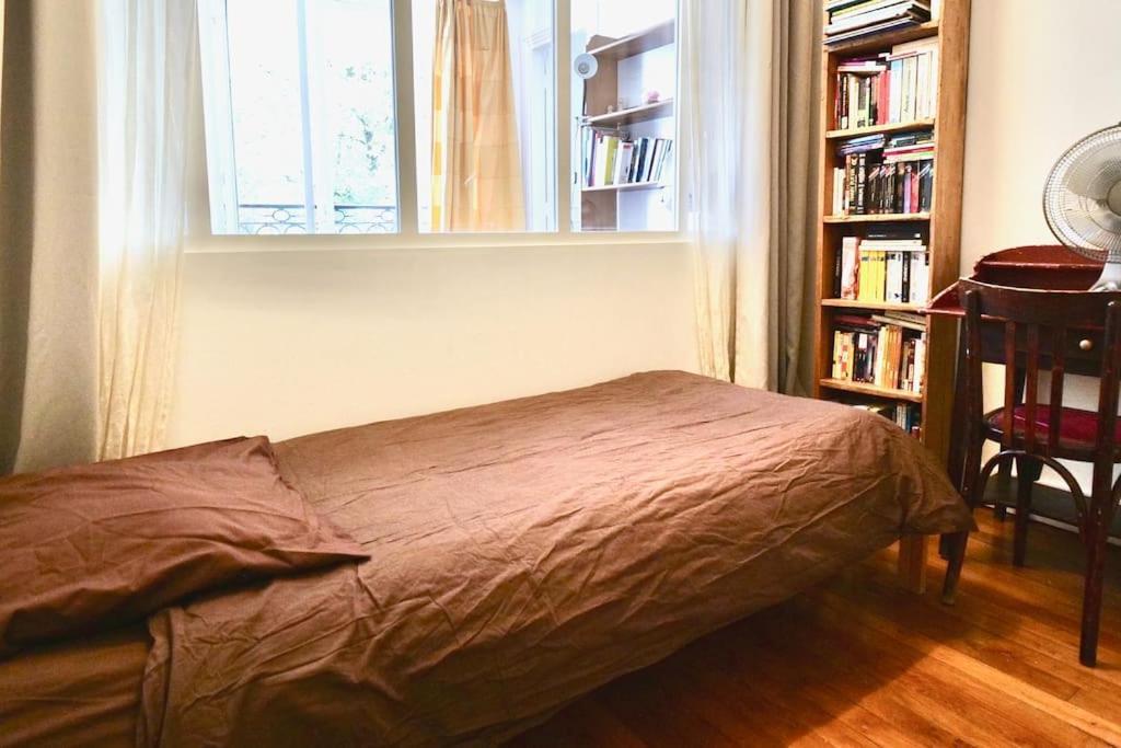 Appartement De Charme De 60 M2 Entre Montmartre Et Batignolles Paris Luaran gambar