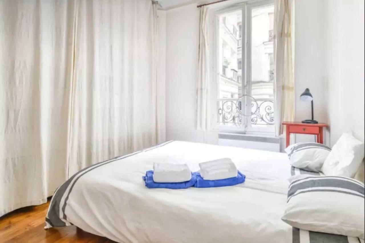 Appartement De Charme De 60 M2 Entre Montmartre Et Batignolles Paris Luaran gambar